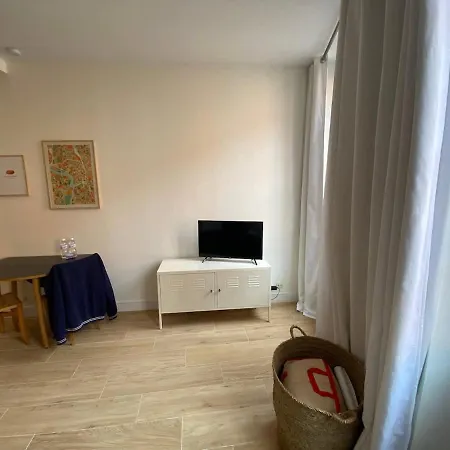 Apartament Le Garonne - Bright Close To The Capitole *